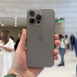 Apple iPhone 15 Pro Max (256 GB)